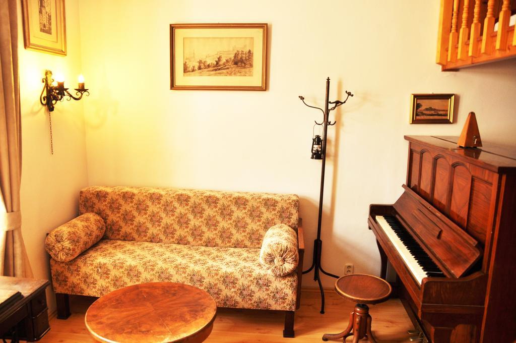 Traditional Slovak Apartment 布拉迪斯拉发 外观 照片